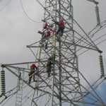 New Zealand: Work removing crossbars from 220kVa pylon, Concourse, Henderson [Picture by Graeme MacDonald]