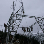 Canada: Building 500kV towers with a helicopter - north of Vancouver, BC [Picture by Ian Kozicky]