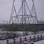West Ham, UK: Pylons in the snow [Picture by Flash Wilson]