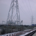 West Ham, UK: Pylons in the snow [Picture by Flash Wilson]